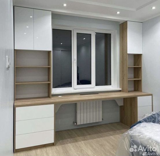 Рабочая зона у окна для двоих