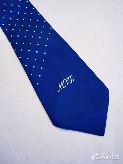 Фирменный галстук