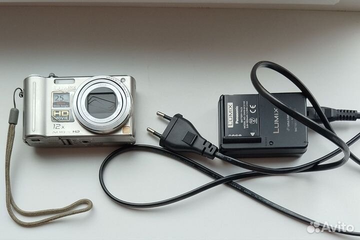 Компактный фотоаппарат lumix