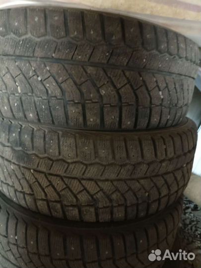 Viatti Brina Nordico V-522 215/60 R16