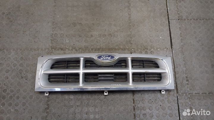 Решетка радиатора Ford Maverick, 1997