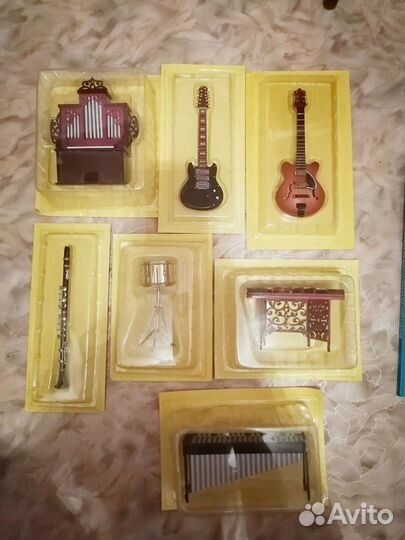 Музыкальные инструменты в миниатюре