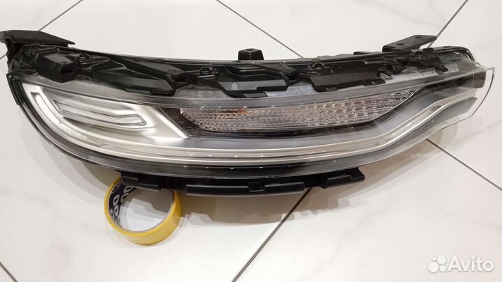 Фонарь фара правая Kia Soul 92208K0100