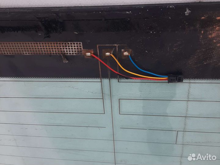 Стекло заднее mercedes w207