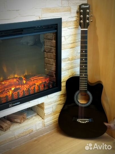 Акустическая гитара новая