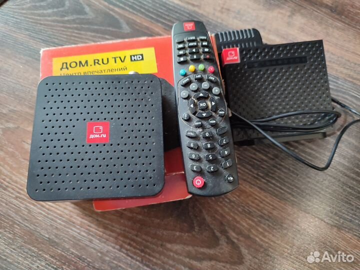 TV приставка и роутер Дом Ру