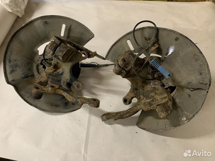 Кулак поворотный BMW 7 E38