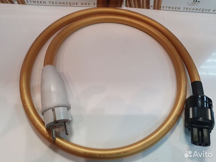 Van den hul The Mains stream Hybrid powerblock