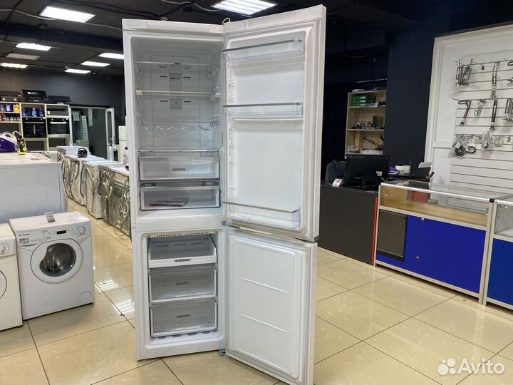 Холодильник Whirlpool W7 931T W