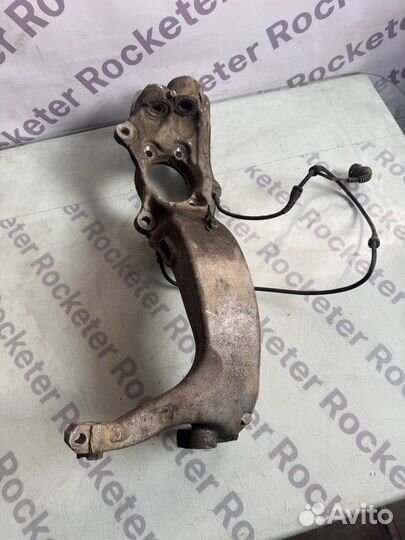 Кулак поворотный передний правый Audi A8 D2 4.2