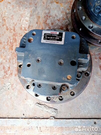 Бортовой редуктор хода на мини экскаватор