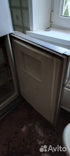 Холодильник бу Indesit