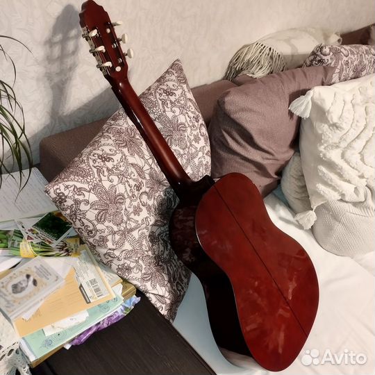 Гитара Валенсия + чехол