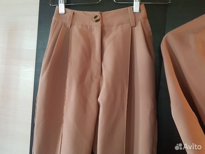 Брючный костюм женский 42 44