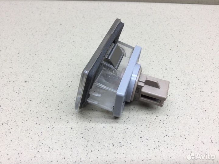 Фонарь подсветки номера Kia Optima седан цвет