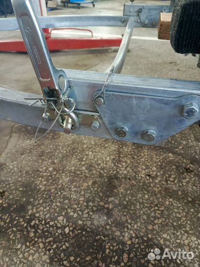 Прицеп для лодки до 4.7 метра