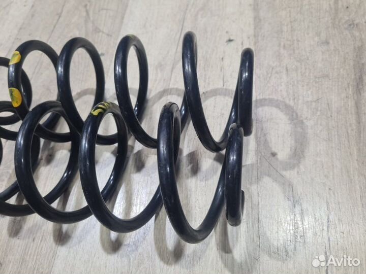 Пружина подвески задняя Suzuki Swift 1.4 K14B 2015