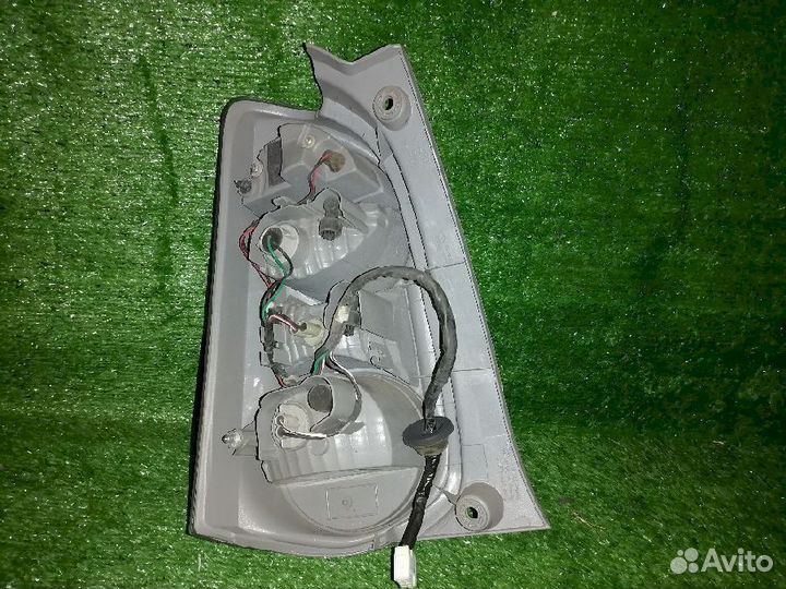 Фонарь (стоп сигнал) правый 220-51004 Toyota Passo