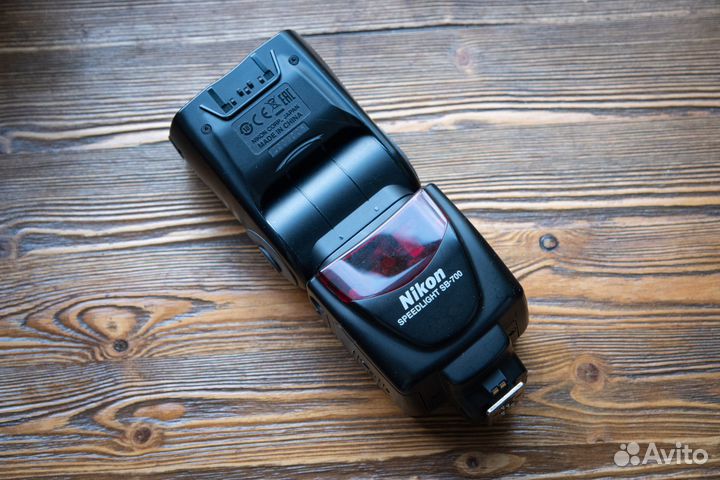 Вспышка Nikon Speedlight SB-700