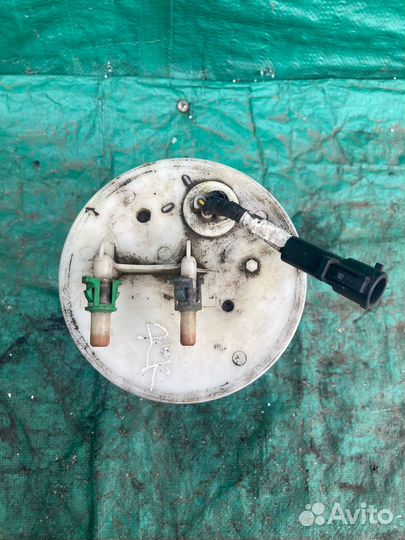 Насос топливный электрический Ford Escape 2000г