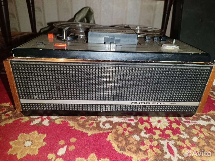 Катушечный магнитофон 