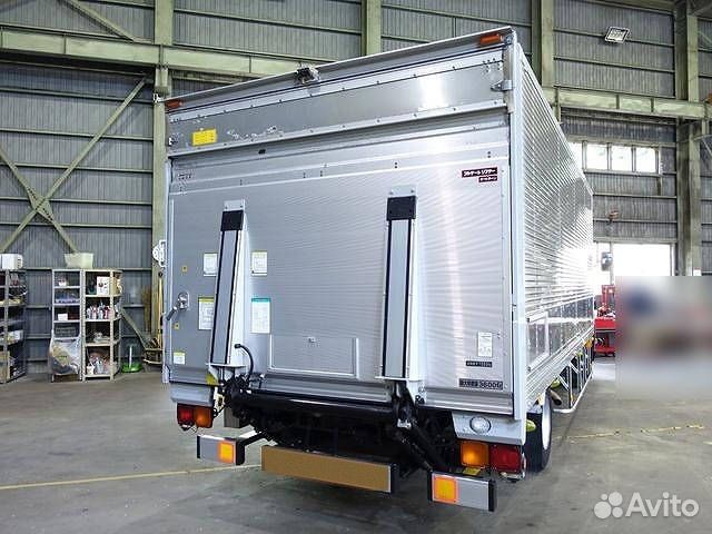 Промтоварный фургон Isuzu Forward (F-Series), 2012