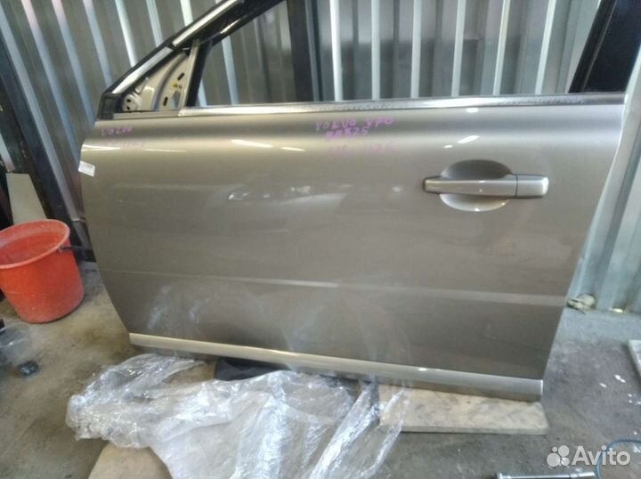 Передняя дверь Вольво В70 С80