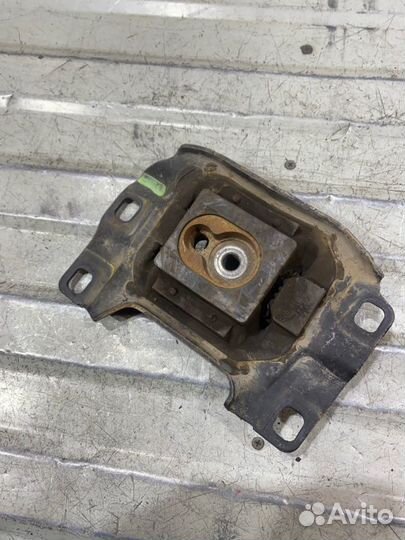 Подушка АКПП левая Mazda 3 BL 1.6 Z6 2013