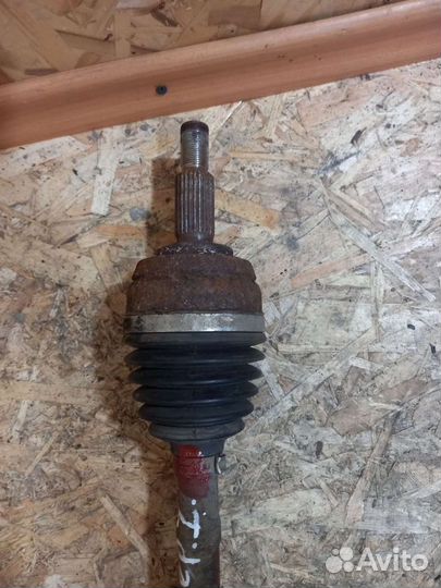 Привод Передний левый Полуось Рено Дастер 1 1.6