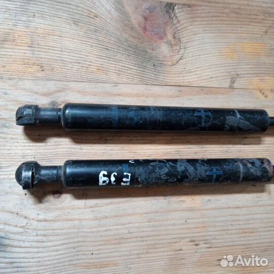 Амортизаторы двери багажника/капота BMW E39