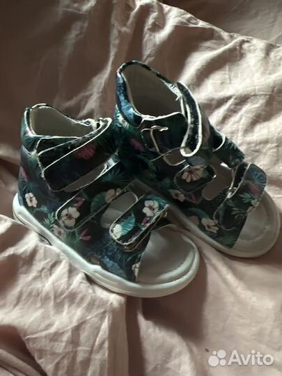 Сандалии для девочки 22 размер