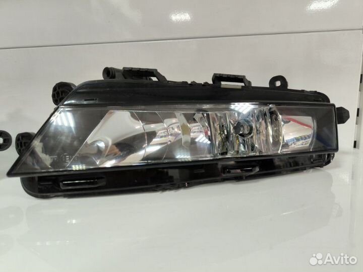 Фара противотуманная передняя левая Skoda Octavia
