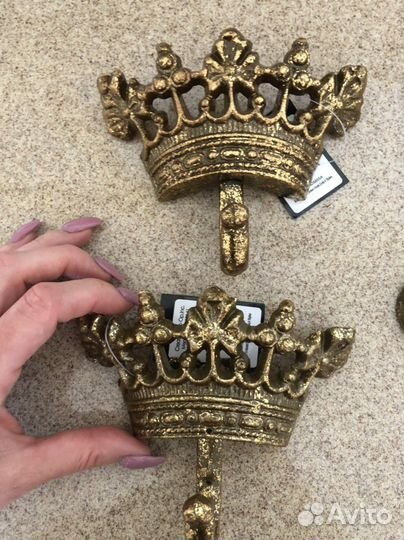 Крючки на стену