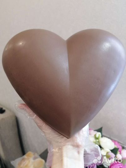 Шоколадное сердце Love is