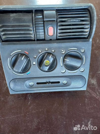 Блок управления печкой. Опель Корса б