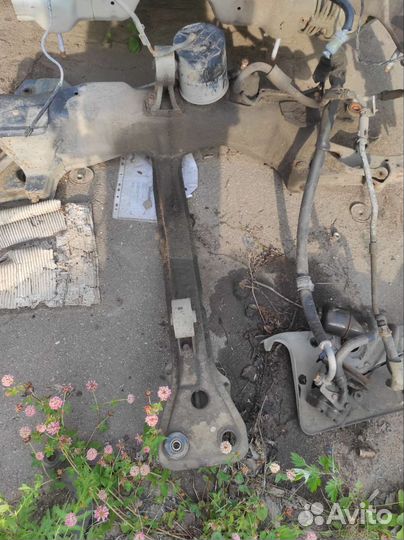 Подрамник передний mitsubishi galant 6 e33a