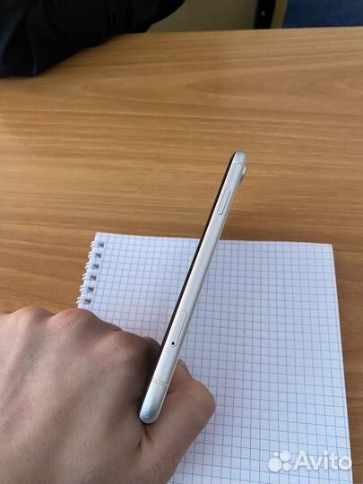 Телефон iPhone Xr 64gb