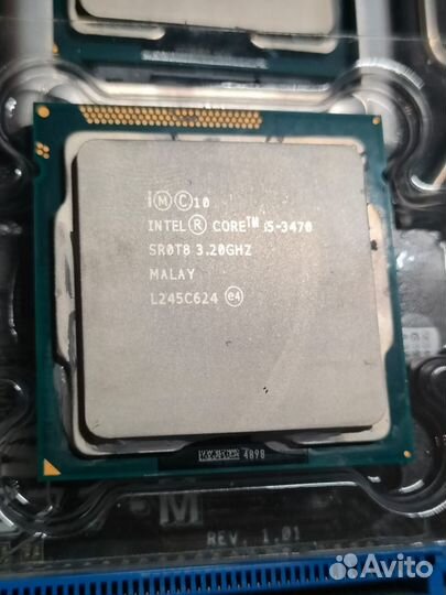 Материнская плата с процессором и памятью