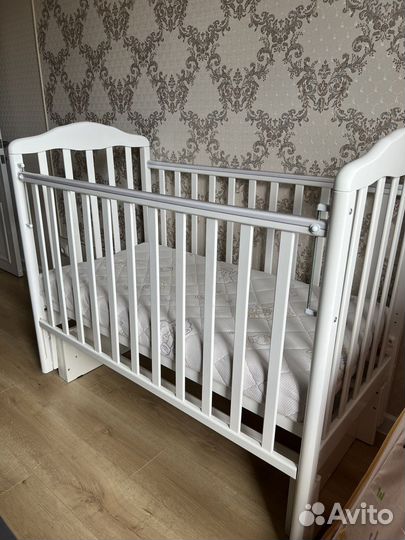 Кровать с маятником