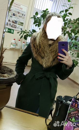 Пальто женское зимнее с натуральным мехом