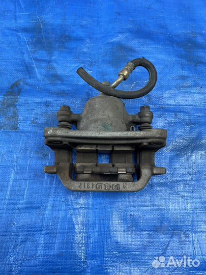 Суппорт задний левый Infiniti M37 Y51