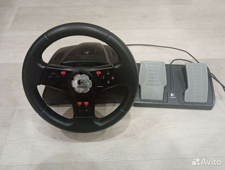 Руль Logitech