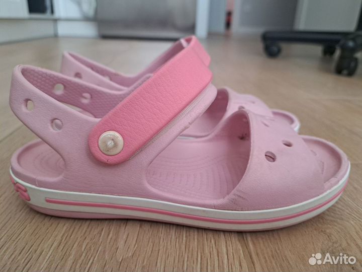 Сандалии crocs j2