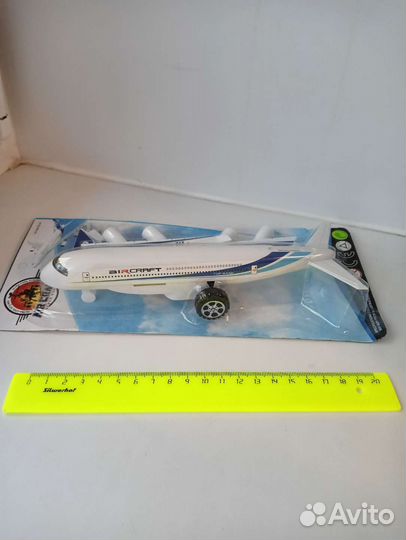 Игрушка самолет инерционный