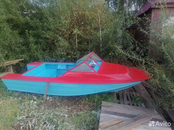 Моторная лодка Днепр