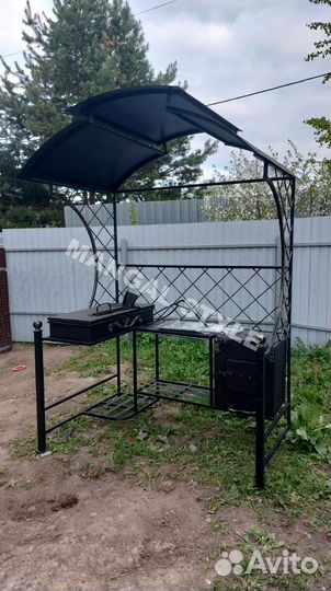 Мангал с крышей