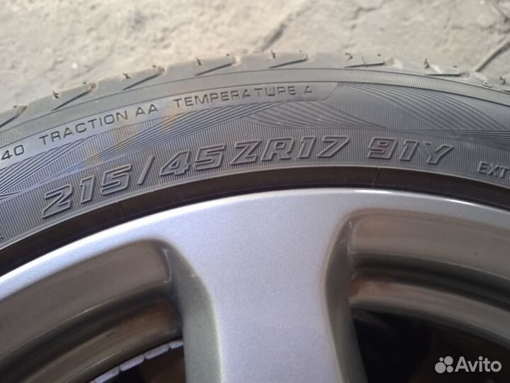 Yokohama Advan Sport V105S 215/45 R17 91Z