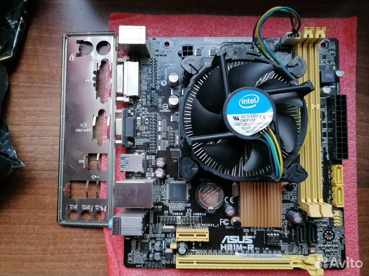 Материнская плата LGA 1150 с процессором и кулером