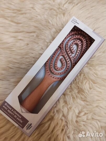 Массажные щётки. Расчёска для женских волос