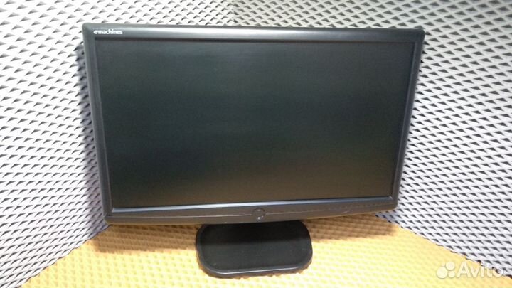 Широкоформатный ЖК монитор Emachines E190HQV